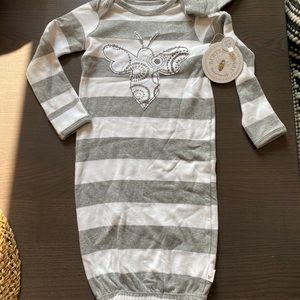 Burts bees baby gown with hat